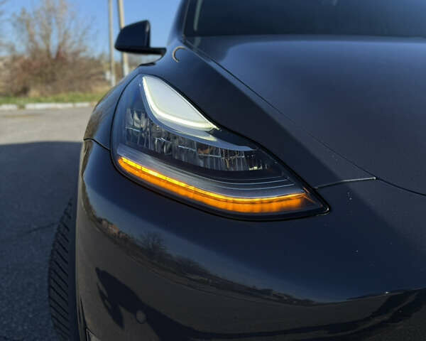 Серый Тесла Model Y, объемом двигателя 0 л и пробегом 44 тыс. км за 26000 $, фото 15 на Automoto.ua
