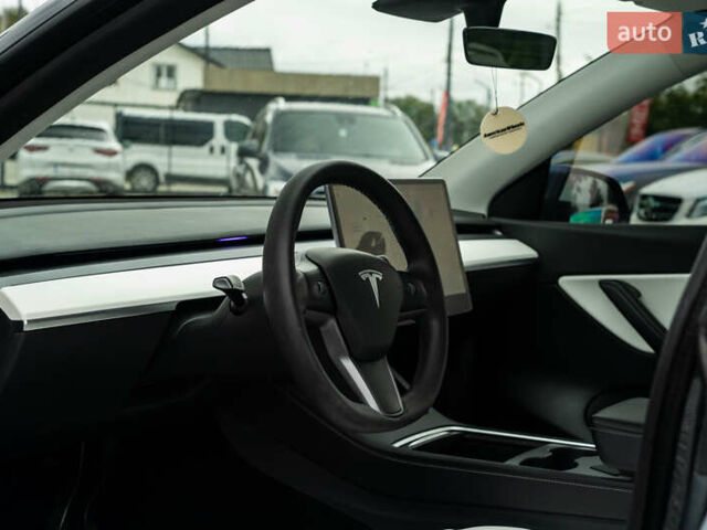 Серый Тесла Model Y, объемом двигателя 0 л и пробегом 122 тыс. км за 25400 $, фото 20 на Automoto.ua