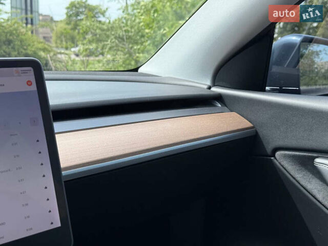 Серый Тесла Model Y, объемом двигателя 0 л и пробегом 91 тыс. км за 26500 $, фото 56 на Automoto.ua