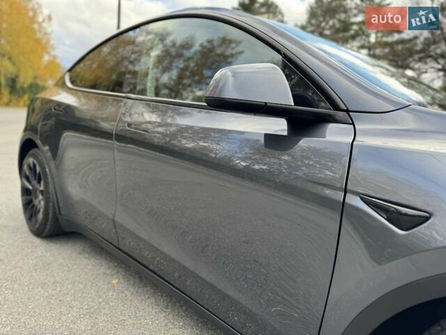 Серый Тесла Model Y, объемом двигателя 0 л и пробегом 211 тыс. км за 18950 $, фото 5 на Automoto.ua