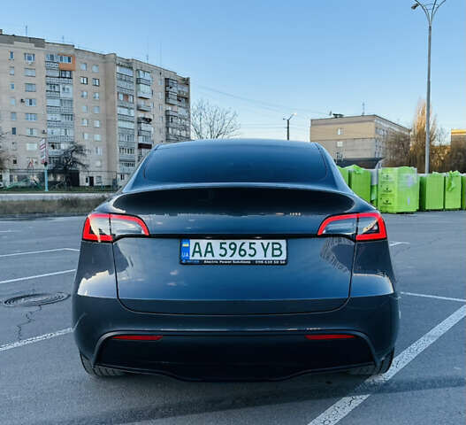 Серый Тесла Model Y, объемом двигателя 0 л и пробегом 100 тыс. км за 26000 $, фото 2 на Automoto.ua