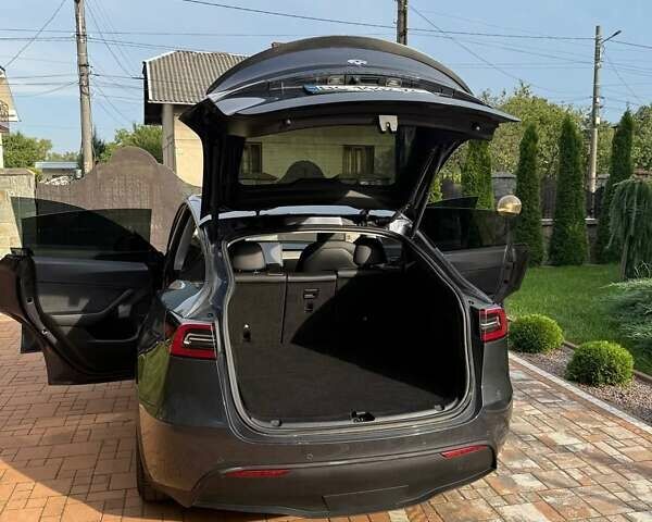 Серый Тесла Model Y, объемом двигателя 0 л и пробегом 100 тыс. км за 25500 $, фото 17 на Automoto.ua