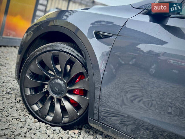 Серый Тесла Model Y, объемом двигателя 0 л и пробегом 107 тыс. км за 23999 $, фото 28 на Automoto.ua