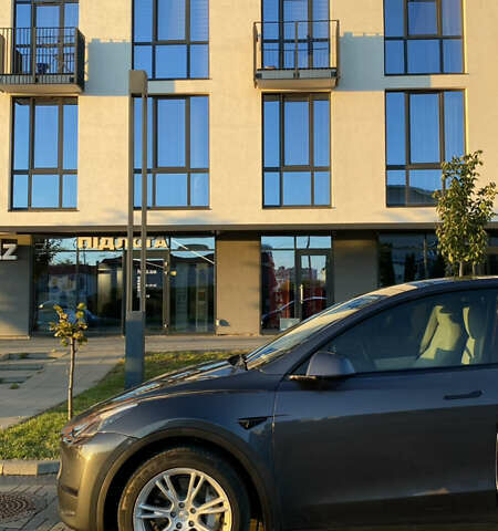 Серый Тесла Model Y, объемом двигателя 0 л и пробегом 98 тыс. км за 25300 $, фото 16 на Automoto.ua