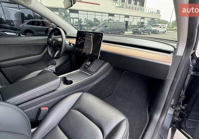 Сірий Тесла Model Y, об'ємом двигуна 0 л та пробігом 26 тис. км за 27300 $, фото 22 на Automoto.ua