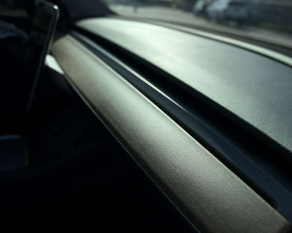 Серый Тесла Model Y, объемом двигателя 0 л и пробегом 44 тыс. км за 26000 $, фото 46 на Automoto.ua