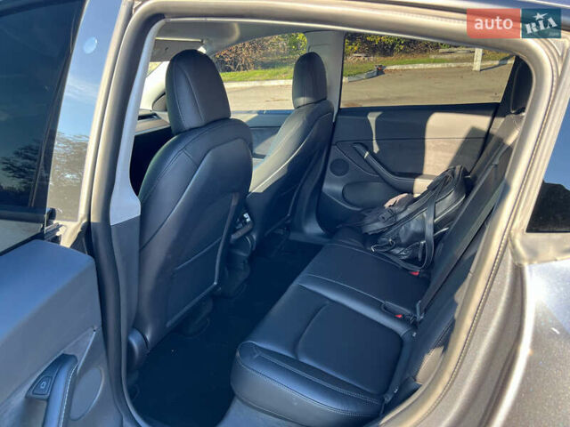 Серый Тесла Model Y, объемом двигателя 0 л и пробегом 32 тыс. км за 29500 $, фото 15 на Automoto.ua
