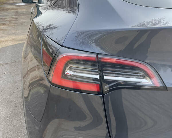 Серый Тесла Model Y, объемом двигателя 0 л и пробегом 36 тыс. км за 45000 $, фото 23 на Automoto.ua