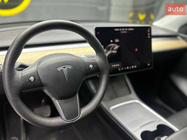 Серый Тесла Model Y, объемом двигателя 0 л и пробегом 20 тыс. км за 27500 $, фото 7 на Automoto.ua
