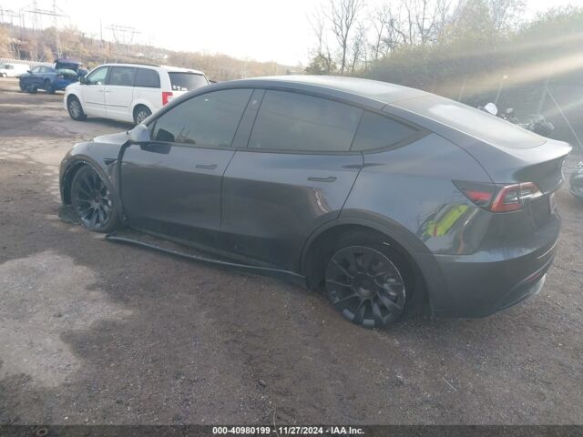 Серый Тесла Model Y, объемом двигателя 0 л и пробегом 0 тыс. км за 18300 $, фото 3 на Automoto.ua