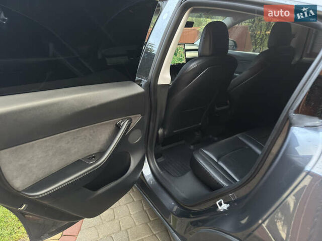 Серый Тесла Model Y, объемом двигателя 0 л и пробегом 78 тыс. км за 28000 $, фото 11 на Automoto.ua