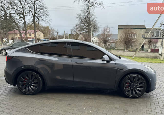 Серый Тесла Model Y, объемом двигателя 0 л и пробегом 138 тыс. км за 20200 $, фото 8 на Automoto.ua