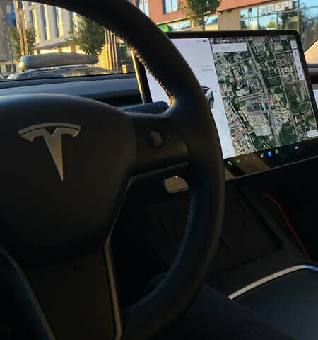 Серый Тесла Model Y, объемом двигателя 0 л и пробегом 98 тыс. км за 25300 $, фото 2 на Automoto.ua