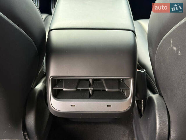 Серый Тесла Model Y, объемом двигателя 0 л и пробегом 91 тыс. км за 26500 $, фото 36 на Automoto.ua