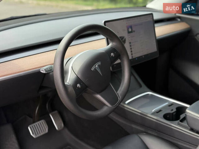 Серый Тесла Model Y, объемом двигателя 0 л и пробегом 91 тыс. км за 26500 $, фото 35 на Automoto.ua