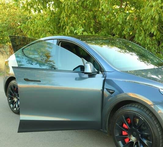 Серый Тесла Model Y, объемом двигателя 0 л и пробегом 85 тыс. км за 25000 $, фото 18 на Automoto.ua