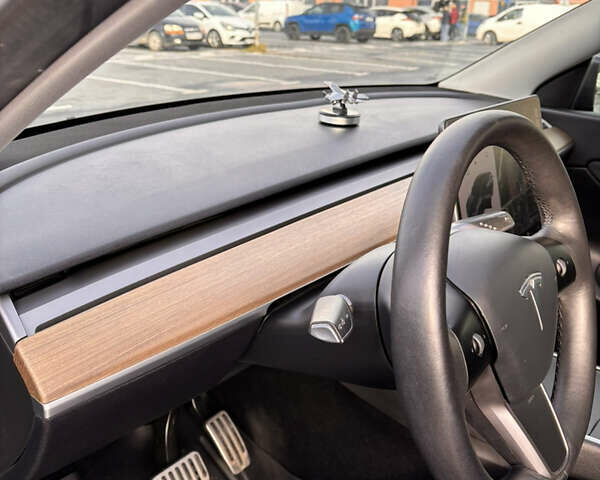 Тесла Model Y 2021 в Львове на Automoto.ua Серый Тесла Model Y, объемом двигателя 0 л и пробегом 135 тыс. км за 19300 $, фото 15 на Automoto.ua