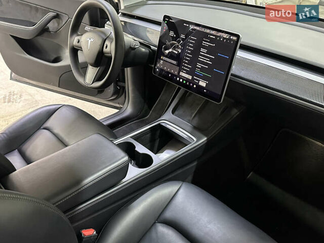 Серый Тесла Model Y, объемом двигателя 0 л и пробегом 110 тыс. км за 23700 $, фото 9 на Automoto.ua