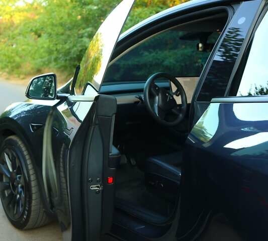 Серый Тесла Model Y, объемом двигателя 0 л и пробегом 85 тыс. км за 25000 $, фото 11 на Automoto.ua