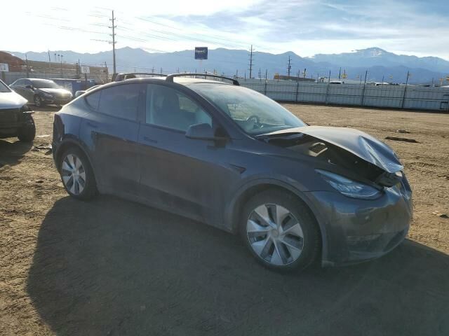 Серый Тесла Model Y, объемом двигателя 0 л и пробегом 0 тыс. км за 16900 $, фото 2 на Automoto.ua