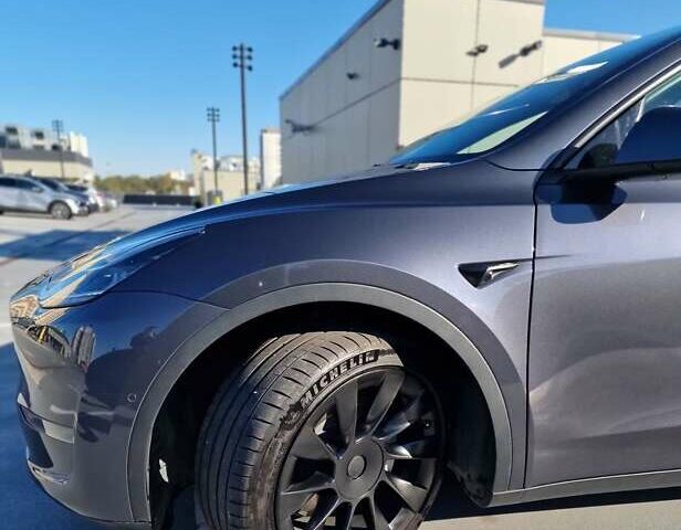 Сірий Тесла Model Y, об'ємом двигуна 0 л та пробігом 80 тис. км за 27700 $, фото 2 на Automoto.ua