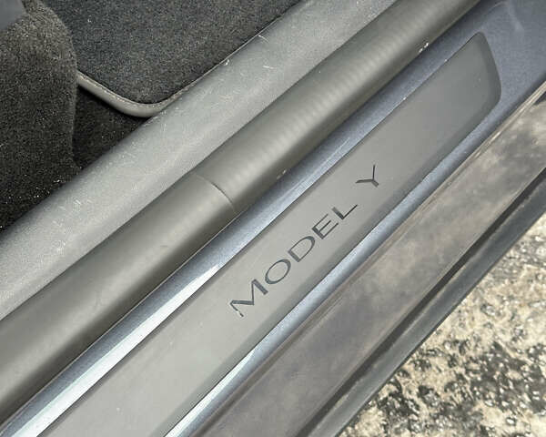Сірий Тесла Model Y, об'ємом двигуна 0 л та пробігом 91 тис. км за 23400 $, фото 77 на Automoto.ua