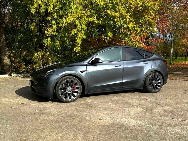 Тесла Model Y 2021 в Каменское - Днепродзержинск на Automoto.ua Серый Тесла Model Y, объемом двигателя 0 л и пробегом 62 тыс. км за 29000 $, фото 1 на Automoto.ua