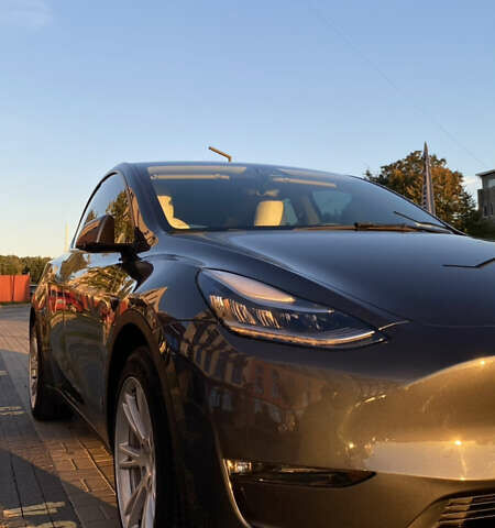 Серый Тесла Model Y, объемом двигателя 0 л и пробегом 98 тыс. км за 25300 $, фото 4 на Automoto.ua