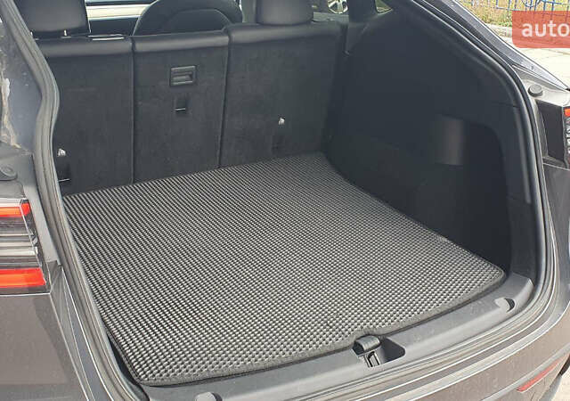 Тесла Model Y 2021 в Киеве на Automoto.ua Серый Тесла Model Y, объемом двигателя 0 л и пробегом 84 тыс. км за 27900 $, фото 27 на Automoto.ua