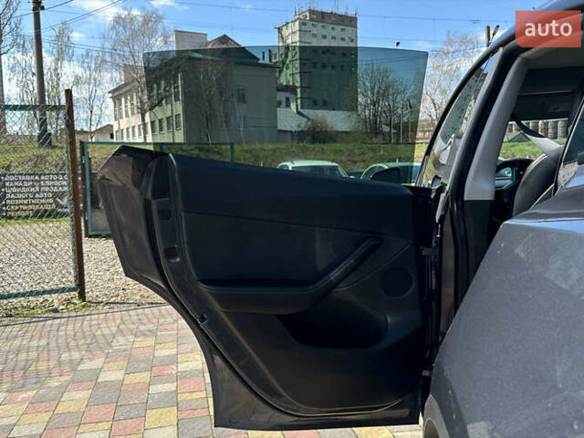 Серый Тесла Model Y, объемом двигателя 0 л и пробегом 68 тыс. км за 25500 $, фото 13 на Automoto.ua