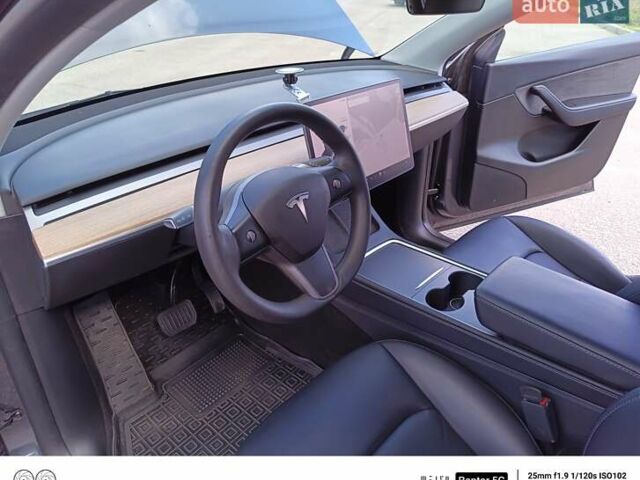 Серый Тесла Model Y, объемом двигателя 0 л и пробегом 80 тыс. км за 25000 $, фото 8 на Automoto.ua