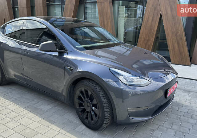 Серый Тесла Model Y, объемом двигателя 0 л и пробегом 80 тыс. км за 21500 $, фото 3 на Automoto.ua
