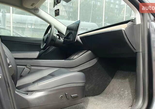 Серый Тесла Model Y, объемом двигателя 0 л и пробегом 84 тыс. км за 24999 $, фото 33 на Automoto.ua
