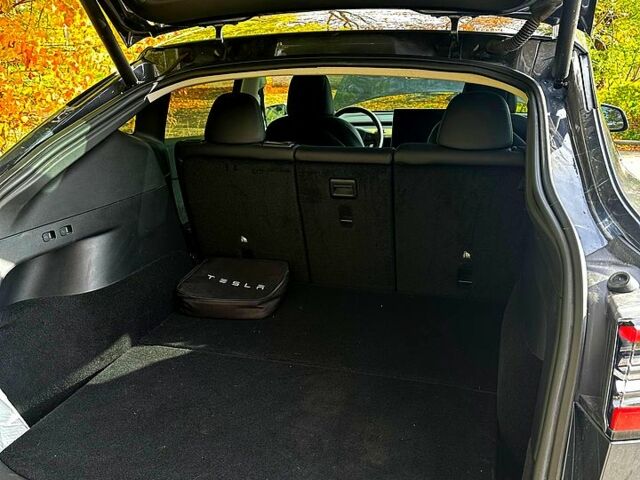 Тесла Model Y 2021 в Каменское - Днепродзержинск на Automoto.ua Серый Тесла Model Y, объемом двигателя 0 л и пробегом 62 тыс. км за 29000 $, фото 9 на Automoto.ua