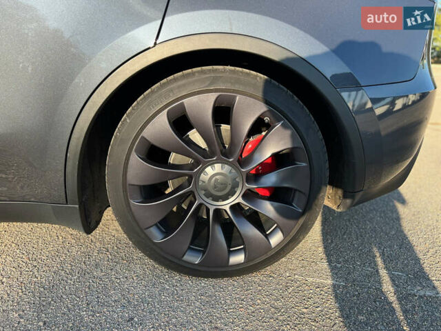 Серый Тесла Model Y, объемом двигателя 0 л и пробегом 32 тыс. км за 29500 $, фото 11 на Automoto.ua