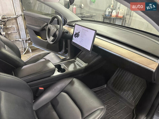 Серый Тесла Model Y, объемом двигателя 0 л и пробегом 55 тыс. км за 29000 $, фото 11 на Automoto.ua