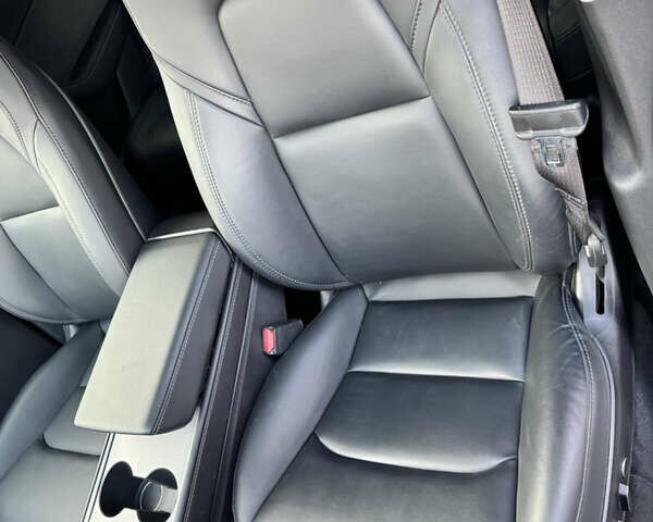 Серый Тесла Model Y, объемом двигателя 0 л и пробегом 38 тыс. км за 28900 $, фото 33 на Automoto.ua