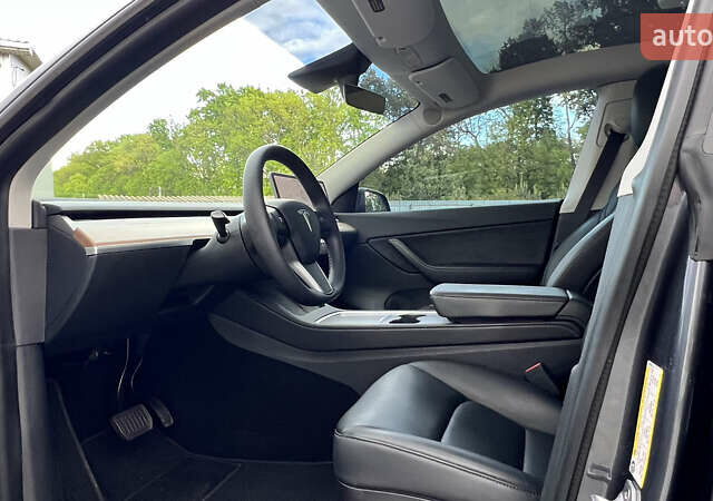 Серый Тесла Model Y, объемом двигателя 0 л и пробегом 110 тыс. км за 24800 $, фото 31 на Automoto.ua