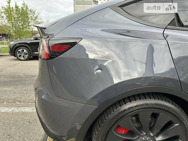 Серый Тесла Model Y, объемом двигателя 0 л и пробегом 100 тыс. км за 25000 $, фото 3 на Automoto.ua