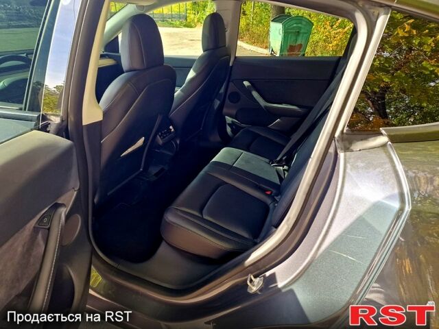 Тесла Model Y 2021 в Каменское - Днепродзержинск на Automoto.ua Серый Тесла Model Y, объемом двигателя 0 л и пробегом 62 тыс. км за 29000 $, фото 13 на Automoto.ua