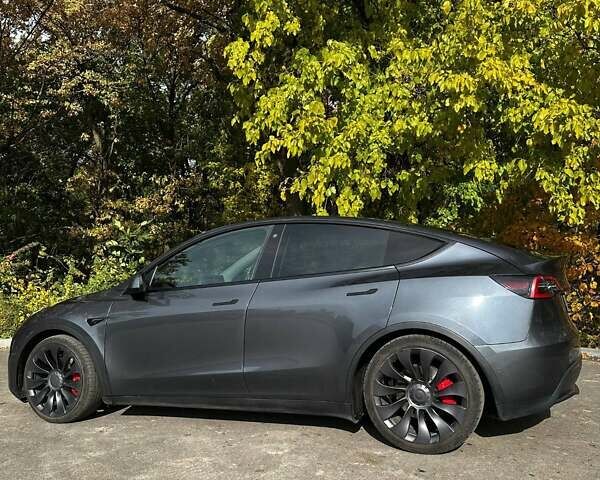 Тесла Model Y 2021 в Каменское - Днепродзержинск на Automoto.ua Серый Тесла Model Y, объемом двигателя 0 л и пробегом 62 тыс. км за 29000 $, фото 2 на Automoto.ua