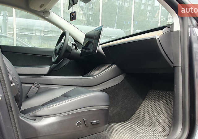 Тесла Model Y 2021 в Киеве на Automoto.ua Серый Тесла Model Y, объемом двигателя 0 л и пробегом 84 тыс. км за 27900 $, фото 10 на Automoto.ua