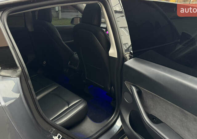 Серый Тесла Model Y, объемом двигателя 0 л и пробегом 138 тыс. км за 20200 $, фото 35 на Automoto.ua