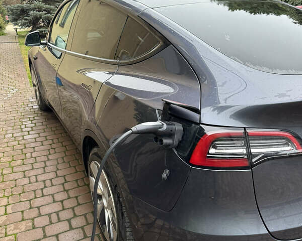 Серый Тесла Model Y, объемом двигателя 0 л и пробегом 85 тыс. км за 23000 $, фото 5 на Automoto.ua