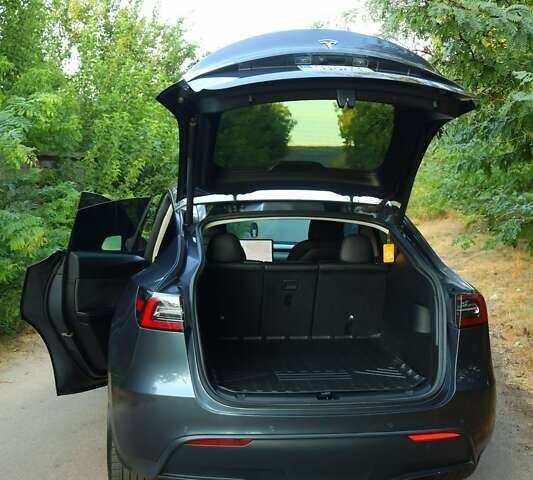 Серый Тесла Model Y, объемом двигателя 0 л и пробегом 85 тыс. км за 25000 $, фото 13 на Automoto.ua