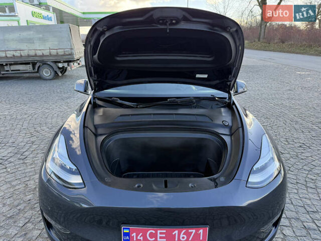 Серый Тесла Model Y, объемом двигателя 0 л и пробегом 51 тыс. км за 24000 $, фото 15 на Automoto.ua