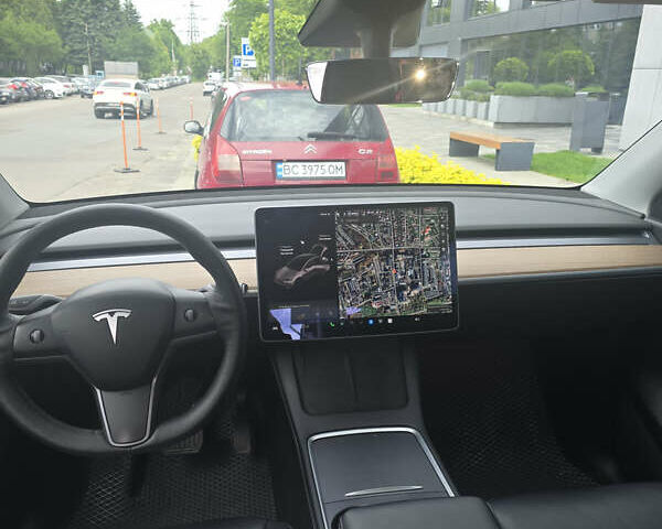 Серый Тесла Model Y, объемом двигателя 0 л и пробегом 45 тыс. км за 27000 $, фото 2 на Automoto.ua