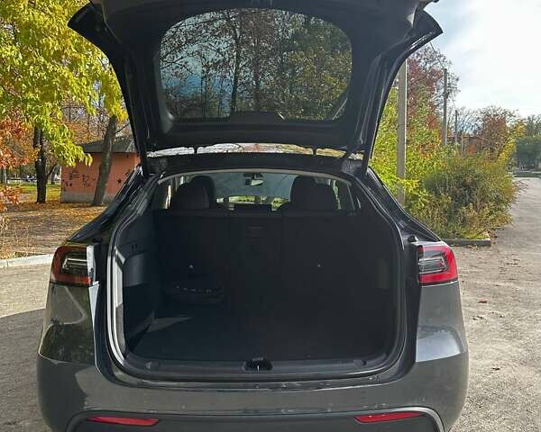 Тесла Model Y 2021 в Каменское - Днепродзержинск на Automoto.ua Серый Тесла Model Y, объемом двигателя 0 л и пробегом 62 тыс. км за 29000 $, фото 19 на Automoto.ua