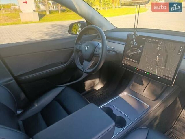 Серый Тесла Model Y, объемом двигателя 0 л и пробегом 29 тыс. км за 27500 $, фото 11 на Automoto.ua