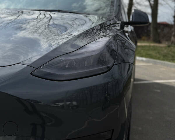 Серый Тесла Model Y, объемом двигателя 0 л и пробегом 96 тыс. км за 27500 $, фото 28 на Automoto.ua